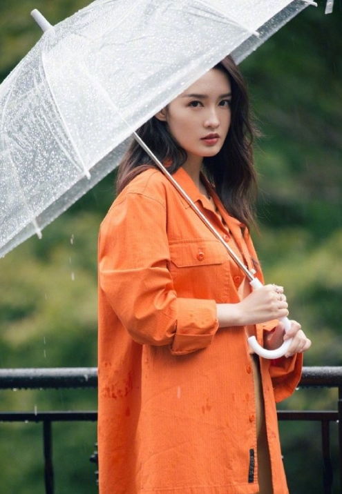 《棕色尘埃2》威廉明娜新装亮相,YasalCOS美照惊艳全场 《棕色尘埃2》威廉明娜新装亮相,YasalCOS美照惊艳全场