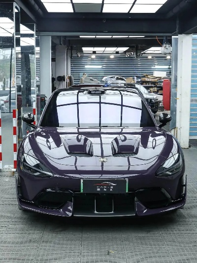 小米Su7Ultra紫水晶实车亮相，劳斯莱斯工艺再现巅峰之作