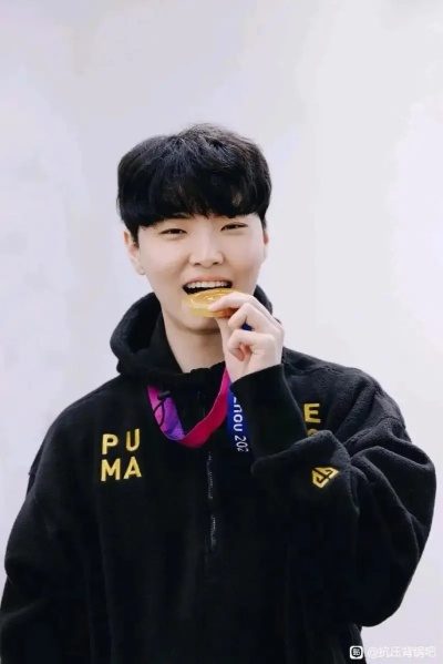 电竞明星Chovy寸头照曝光，网友恶搞变和尚，剃发明志引热议