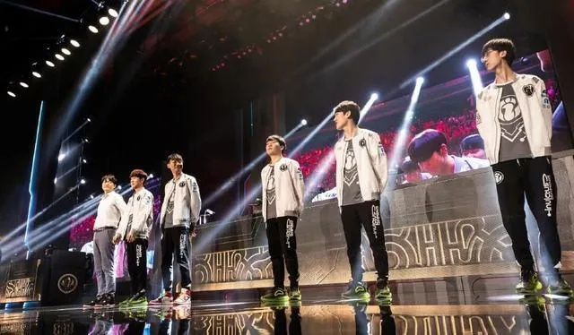 S4半决赛隐藏剧本，为什么顶尖战队都在赌这3个BP细节？