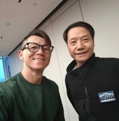 陈震删雷军合照引热议?游戏圈老玩家才懂的关系局崩了 陈震删雷军合照引热议?游戏圈老玩家才懂的关系局崩了