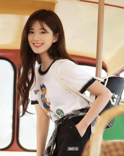 赵露思张柏芝同框炸出的游戏真相，为什么玩家总为「跨代碰撞」买单？