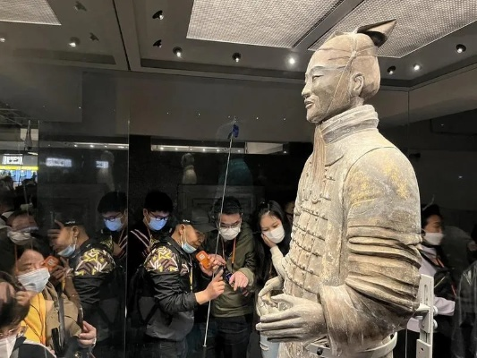 放假第一天兵马俑涌进5万人?玩家视角看文旅「副本」为何突然爆火 放假第一天兵马俑涌进5万人?玩家视角看文旅「副本」为何突然爆火