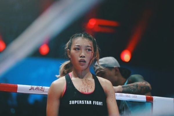 央美毕业格斗女神惊艳扇耳光大赛，颜值与实力并存！