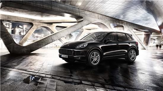 《生化9》主角里昂座驾曝光!卡宴改装版惊艳亮相,性能升级! 《生化9》主角里昂座驾曝光!卡宴改装版惊艳亮相,性能升级!