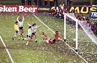 世界杯票价惊人揭秘:球迷热情被“榨干”新体验 世界杯票价惊人揭秘:球迷热情被“榨干”新体验