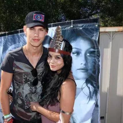 游戏里的最强情侣到底强在哪？不是撒糖，是这3个被忽略的默契维度