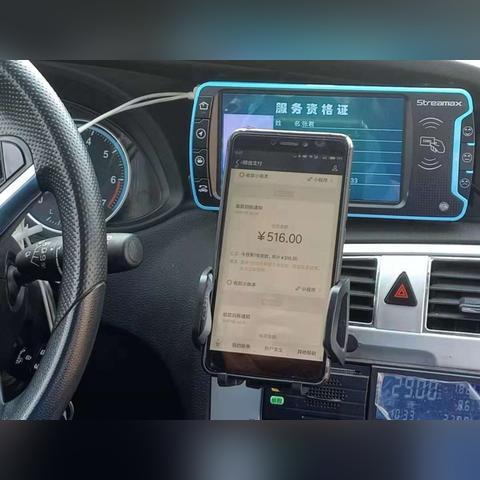 宝马追尾负全责赔4S店三千，网友热议：不该赔，改车费更划算