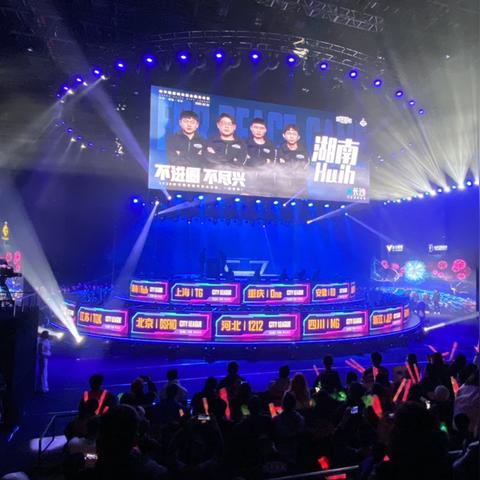 和平精英国际服下载安装:时装武器丰富,与国服玩法大不同 和平精英国际服下载安装:时装武器丰富,与国服玩法大不同