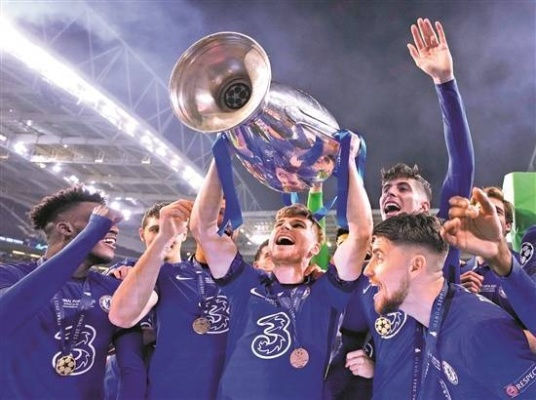 金杯荣耀加身,蓝衣斗士巴黎称霸传奇归来 金杯荣耀加身,蓝衣斗士巴黎称霸传奇归来