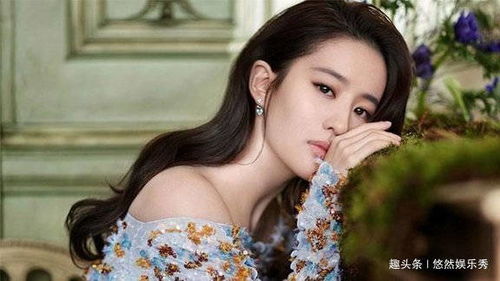 网友热议：刘亦菲新照惊艳，足弓美得令人惊叹！