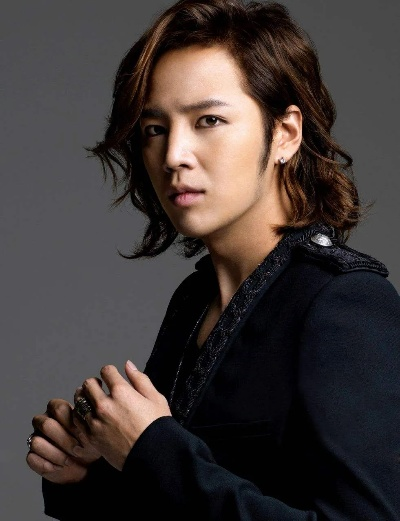 张根硕抗癌胜利惊艳亮相,状态佳展现坚强力量 张根硕抗癌胜利惊艳亮相,状态佳展现坚强力量