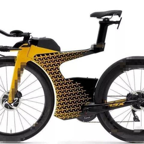 宝马年检惊现惨案，兰博基尼再遭“爆胎”风波，检站疑云重重