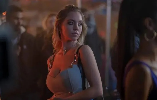 悉尼妹谈新片：沉迷原著小说，窝居不动创作新篇