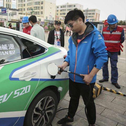 2025年游戏业狂揽1970亿，PC主机齐飞创新高