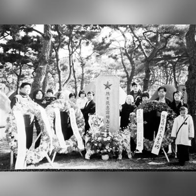 《少女前线2》COS"45姐"惊艳还原，飞机场绝美再现！