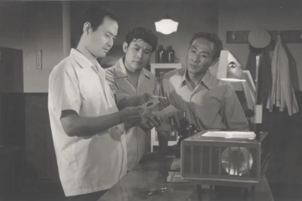 缅怀海派电影巨匠沈耀庭：传承光影艺术新篇章