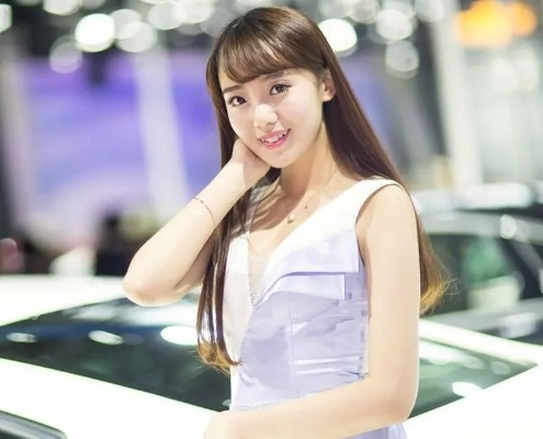 原生态羞涩美少女本多，纯真车模新宠儿惊艳亮相