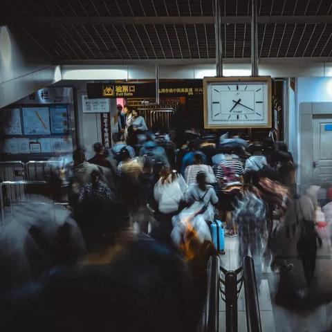 游戏里总说的拮据到底藏着多少生存真相？老玩家用3个实战案例讲透