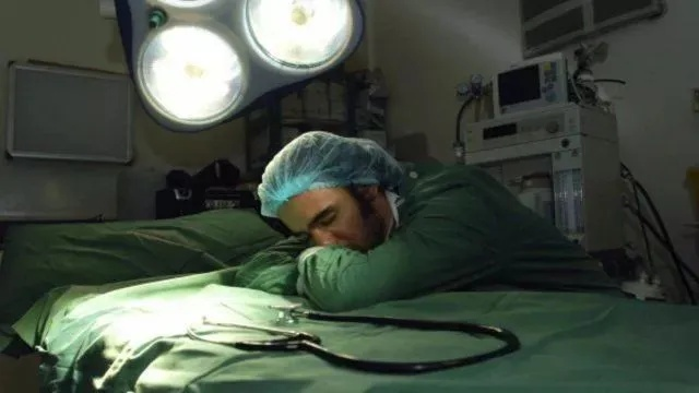 麻醉师毒害30病患，12命丧黄泉，揭秘生死边缘的罪恶真相