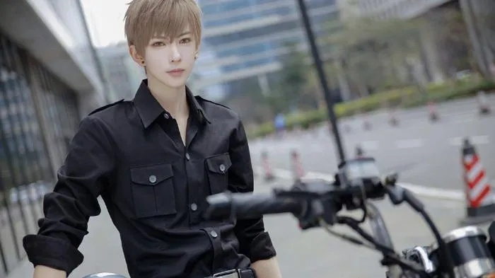 每日塑形跑6公里,帅哥Coser10年前旧照曝光,揭秘蜕变历程! 每日塑形跑6公里,帅哥Coser10年前旧照曝光,揭秘蜕变历程!