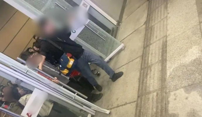 70度桑拿门把脱落悲剧:网红夫妇生死瞬间惊现新价值 70度桑拿门把脱落悲剧:网红夫妇生死瞬间惊现新价值