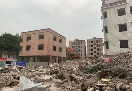 亨超战服红裤外穿揭秘：时尚新潮流来袭