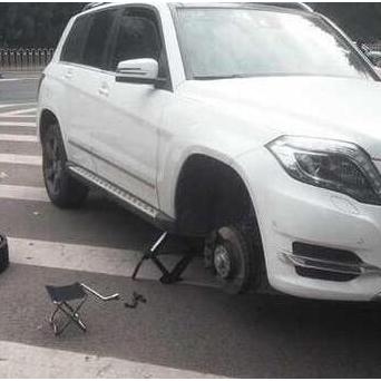 印度首发！奥迪电动三蹦子雨棚版，售价1.2万，环保出行新选择