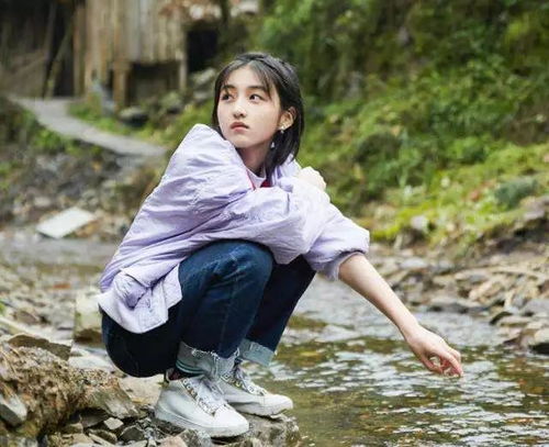 张子枫写真曝光疤痕多，意外事故无大碍，青春无畏展现真实自我