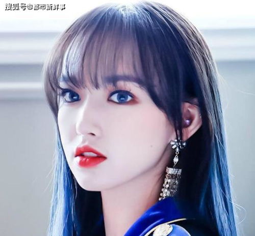 白发侧颜惊艳！余霜COS绝了，管泽元羡慕不已，马甲线新潮流！