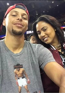 真实无修饰，玛格丽特库里自拍毛孔清晰展现自然美