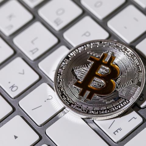 G胖催促GameStop大动作，揭秘全球游戏零售新风向