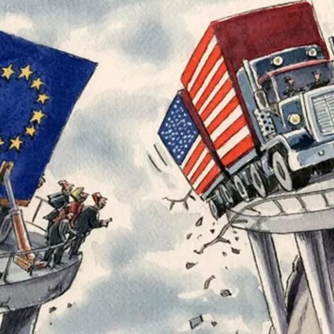 折叠iPhone缩水版曝光：护照本造型惊艳，创新设计引关注