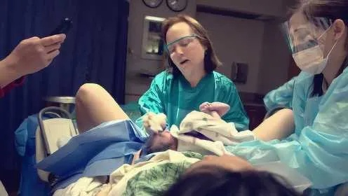 产房奇观：新爸Xbox狂热，队友行为揭秘！