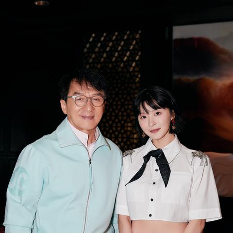 影迷狂欢！成龙坚守承诺，年度新片再续传奇