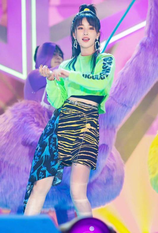 林志玲51岁挑战女团舞,啦啦队服秀新风采,永敢尝试展魅力 林志玲51岁挑战女团舞,啦啦队服秀新风采,永敢尝试展魅力