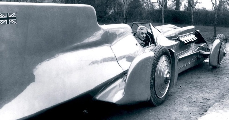 全球最贵雪雕布加迪380万原型车，暴雪掩埋见证奇迹重生