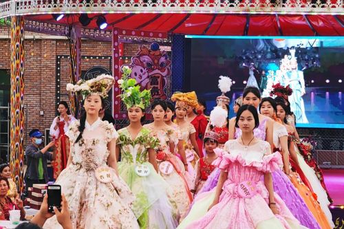 Yasal漫展造型大胆!仅用几块布打造惊艳服饰! Yasal漫展造型大胆!仅用几块布打造惊艳服饰!