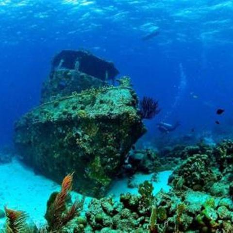 玩军舰游戏总被航母吊锤？我用这3个潜艇伏击战术，上周从白银打上了传奇