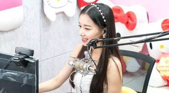 《剑星》新体模尹雪花亮相C107：惊艳发布美图，邀粉丝偶遇体验新潮