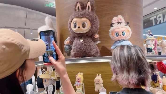 两天狂销1499元飞天茅台，再现抢购狂潮，新宠“Labubu”再现江湖