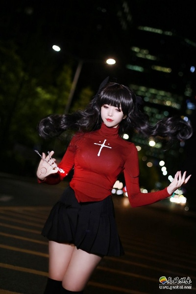 韩国Coser蕾丝包臀裙惊艳秀，粉丝致谢见证中韩文化交流新高度