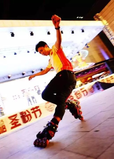 轮滑竞速新体验,比利带你飞驰畅玩! 轮滑竞速新体验,比利带你飞驰畅玩!