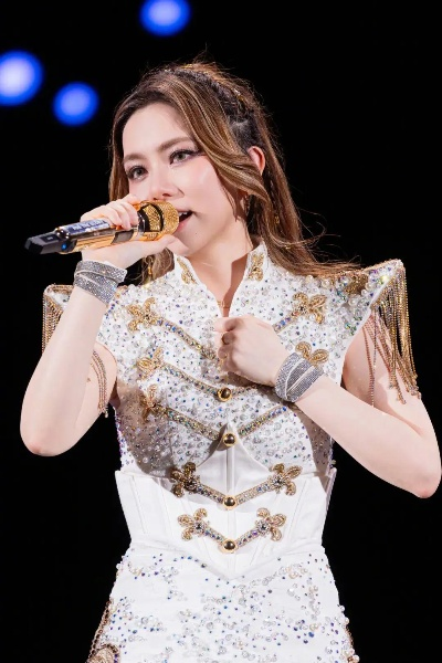 科幻巨作《邓紫棋》298元版热销20万册,开启科幻阅读新纪元! 科幻巨作《邓紫棋》298元版热销20万册,开启科幻阅读新纪元!