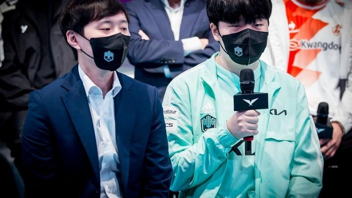 韩国街头浪漫邂逅!ShowMaker甜蜜约会女友曝光 韩国街头浪漫邂逅!ShowMaker甜蜜约会女友曝光