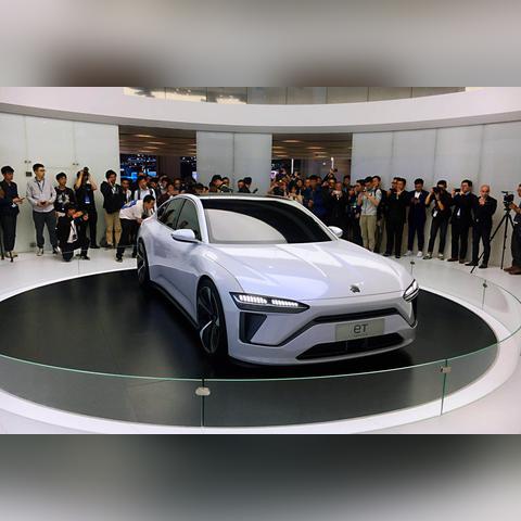 雷军谈续航电耗：特斯拉对比解析，避免误解新视角