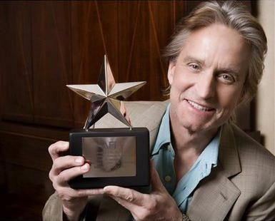 迈克尔·道格拉斯的游戏宇宙，为什么他的影游联动总能戳中玩家G点？