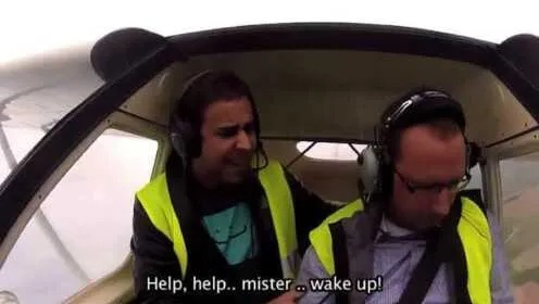 长荣航空机长怒打副机长，揭秘超速滑行内幕惊魂！