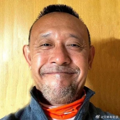 姜文63岁生日自拍曝光，风采依旧，揭秘岁月无痕的秘密！