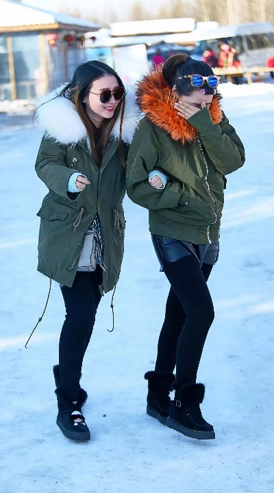 零下20度哈尔滨，外国游客短裤抗寒奇观揭秘！